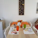 Tetir In Apartment